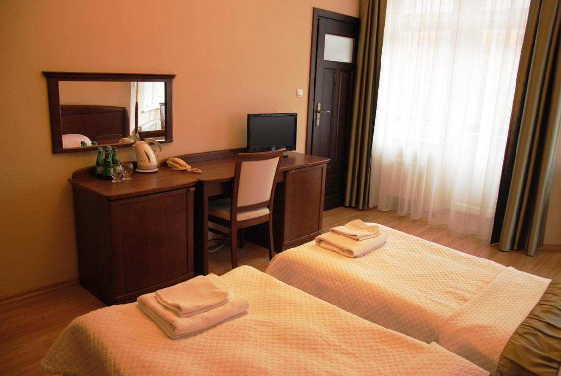Polonia Hotel Kudowa Zdroj Ngoại thất bức ảnh
