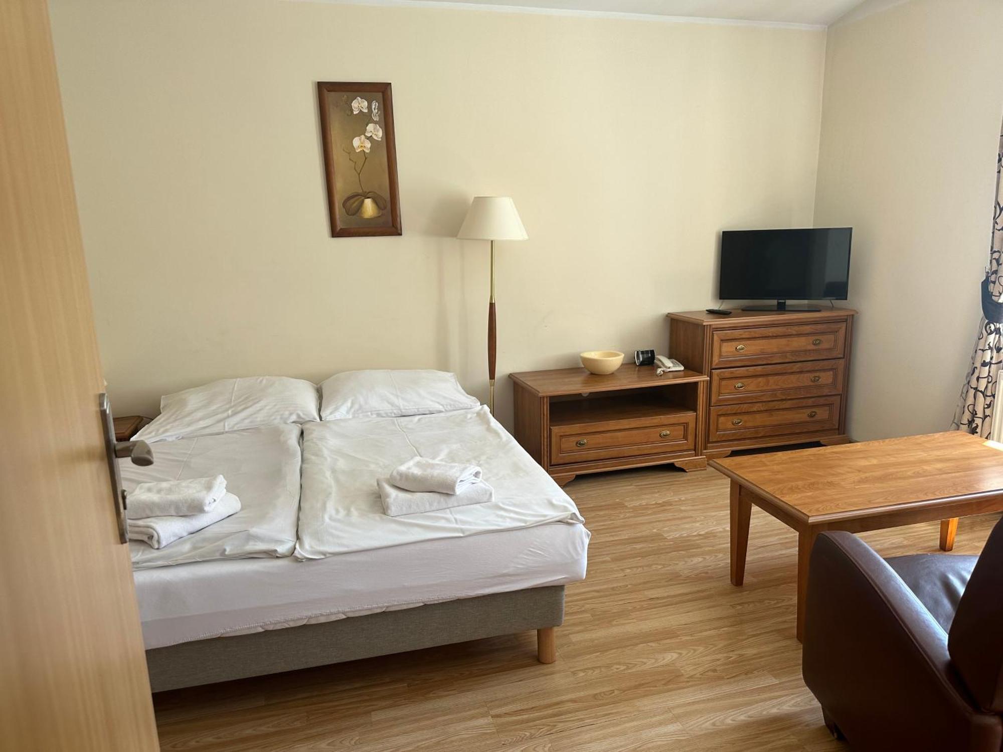 Polonia Hotel Kudowa Zdroj Ngoại thất bức ảnh